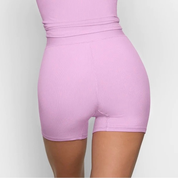 SOLD❗️❗️❗️- SKIMS BUNDLE: SIZE SMALL SOFT LOUNGE BOXER & COTTON RIB BOXER - Picture 9 of 10